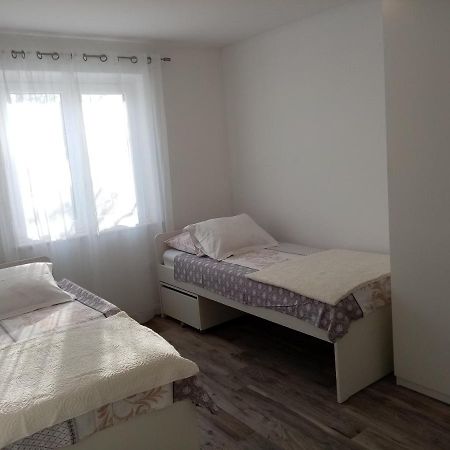 ムリニDvosobni Apartman Lukaアパートメント エクステリア 写真