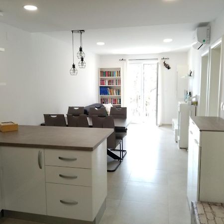 ムリニDvosobni Apartman Lukaアパートメント エクステリア 写真