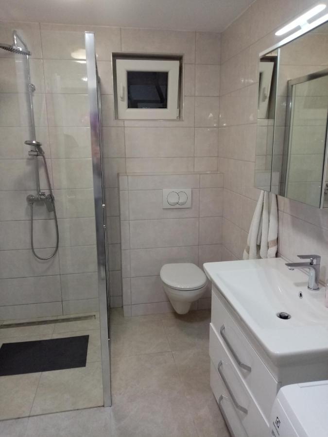 ムリニDvosobni Apartman Lukaアパートメント エクステリア 写真