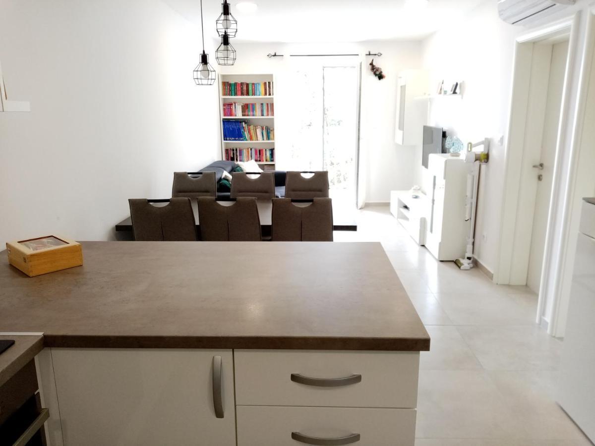 ムリニDvosobni Apartman Lukaアパートメント エクステリア 写真